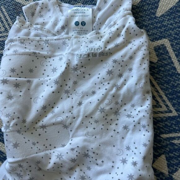 Halo Gray/ White Starry SleepSack Swaddle - Picture 2 of 5